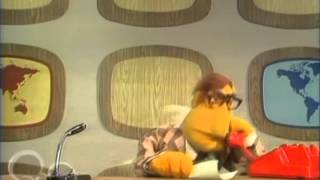 The Muppet Show Compilations  Episode 27 Muppet News Flash Season 4amp5 [upl. by Aihsemot621]