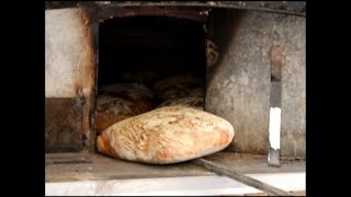 Pane forno a legna [upl. by Nabatse]