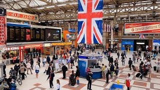 A Walk Through The London Victoria Station London England [upl. by Adnamra]